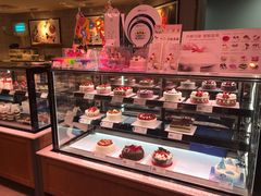 面包甜点陈列柜-巴黎贝甜(泗泾店)