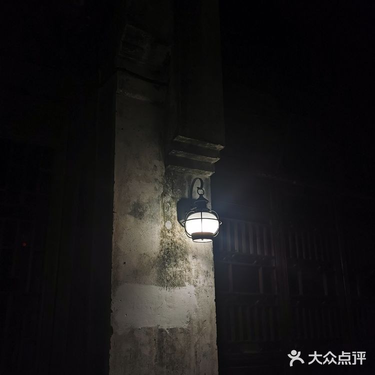 「月河历史街区」和苏州的平江路，无锡的南长街