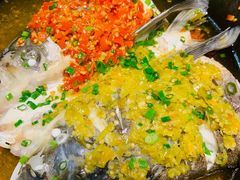 -阿瓦山寨·湘菜现炒·剁椒鱼头王(咸阳总店)