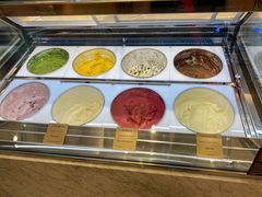 自助取餐区-哈根达斯(芳圆里店)