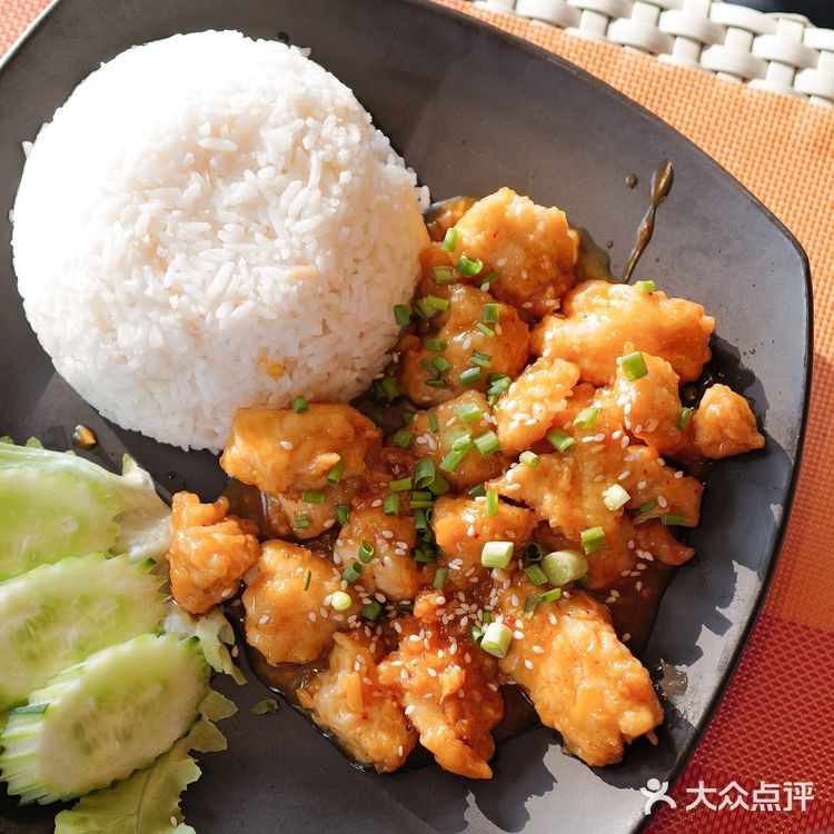 吃烤饼等日落。
