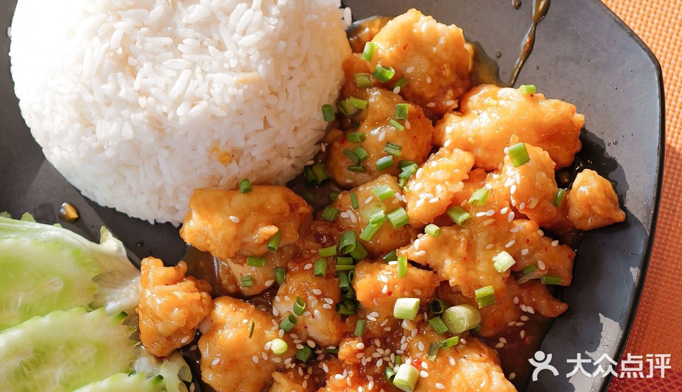 吃烤饼等日落。