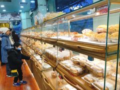 面包甜点陈列柜-新侨三宝乐面包店(崇文门店)