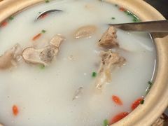 砂锅老妈蹄花汤-破三川·新川菜(静安大融城店)