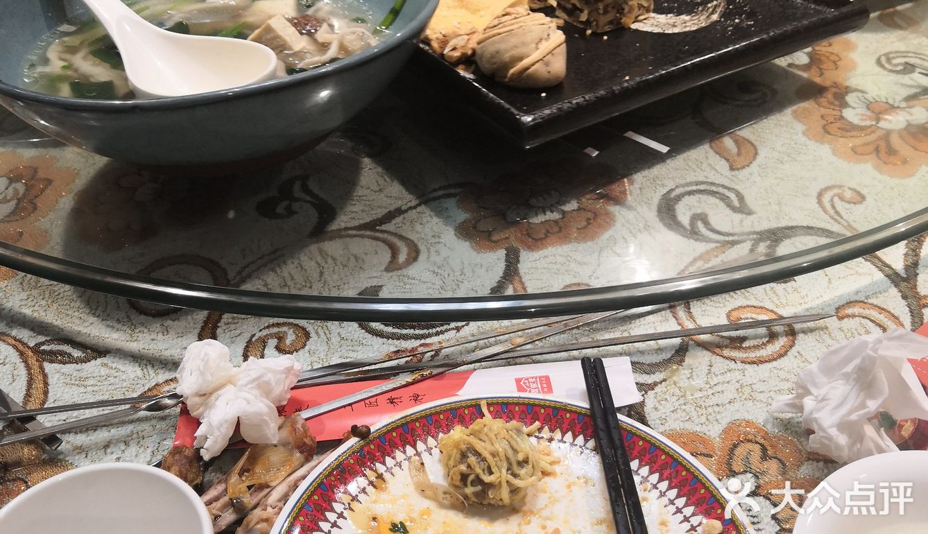 烤包子，点心一盘，丸子汤