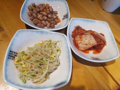 凉菜组合-唯成•韩国炭火烤肉 유성고기