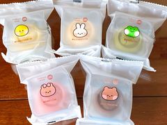 LINE&nbsp;FRIENDS&nbsp;联名系列迷你联萌糕点-好利来(上海长宁龙之梦店)