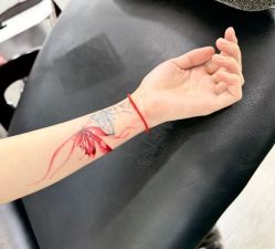 点击看大图 -龙之吻专业刺青·手工耳洞·纹身去色