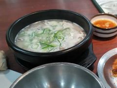 牛肉汤饭-神仙雪浓汤(明洞店)