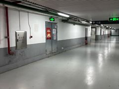 -人民广场-地下停车场