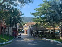 -亚龙湾亚泰商业街