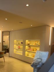 -安吉拉·纤纤玉指美甲美睫创意中心