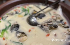 Qianshao Lake Fish Head Hot Pot (One Fish, Two Dishes)