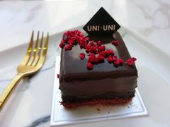 -UNI UNI(环亚凯瑟琳店)