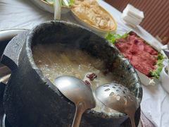 -鲁朗纳麦石锅鸡庄园