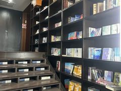 -钟书阁(松江泰晤士小镇店)