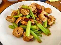 干煸霉千张-莲餐厅·湖北菜·潜江小龙虾店(愚园路店)