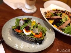 墨西哥烤虾牛油果溏心蛋-UPPER KITCHEN(延安路店)