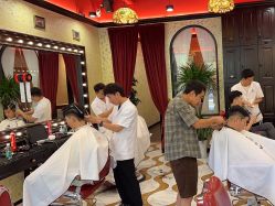 -东方先生国潮男士理发馆