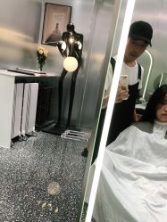 -Tloml salon