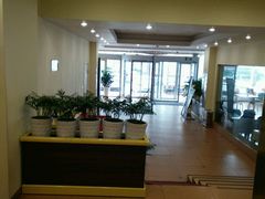-如家酒店(青岛哈尔滨路万科城双山地铁站店)