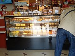 面包甜点陈列柜-红宝石·鲜奶小方·海派西点房(长阳店)