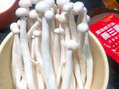 -两三事小郡肝串串香火锅(桂庙店)