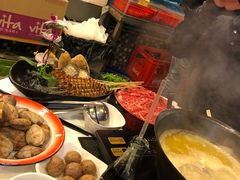 -鲜入围煮花胶鸡海鲜火锅