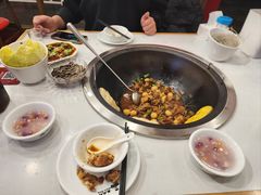 -鲁员外地锅鸡地锅鱼(古墩路店)