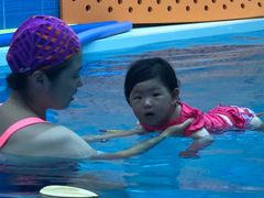 -蓝鲸奇亲子游泳俱乐部