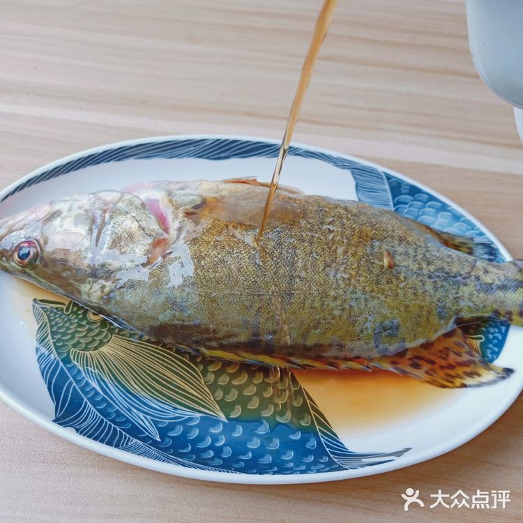《家常清蒸桂鱼》肉质鲜美无比!汤汁拌饭是一绝!
