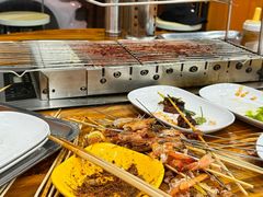 -哈尔滨小酒馆·鲜肉现穿自助烧烤(康新花园店)