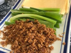 勾魂小媳妇-八两八金·莱芜特色炒鸡(市南漳浦路店)