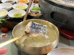 -围炉肉舍•炭烤活鳗•丹东海鲜烤肉(步行街店)