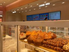 -好利来(上海长宁龙之梦店)