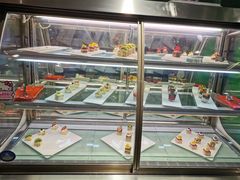 面包甜点陈列柜-四海一家自助餐(益田假日广场店)