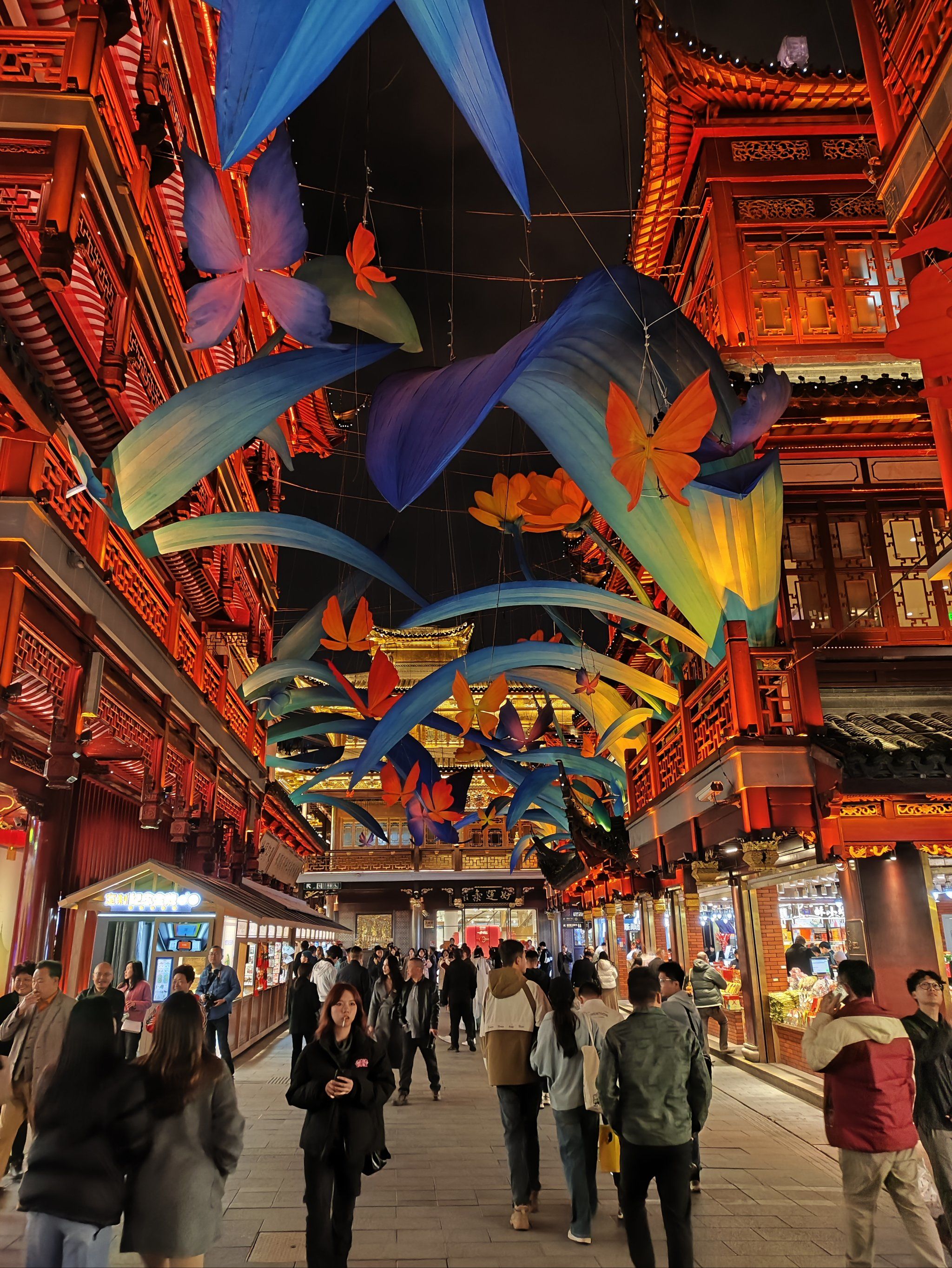 灯火辉煌的豫园之夜