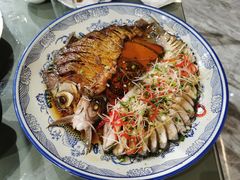 -梓檚中餐厅湖北菜小龙虾武昌鱼排骨藕汤(黄鹤楼店)