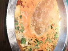 -野山舂·贵州现舂酸汤火锅(鸿通城店)