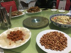 -华龙特色大骨鸡农家菜馆