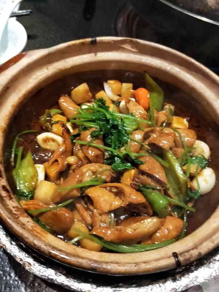 鹅城粤菜馆-"朋友强烈安利的一家店,五一期间跟朋友一起.