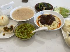 -李与白包子铺(桐梓林店)