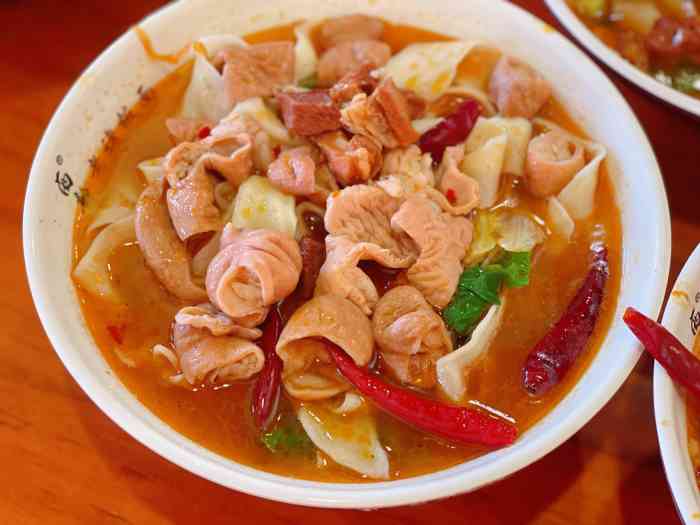 西部湾老诸板面-"说实话人真多,但是味道真不敢恭维,估计这.