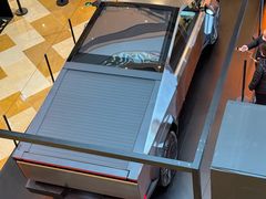 -TESLA 特斯拉(上海太古汇体验店)