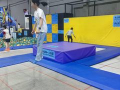 -超时空蹦床团建·VR潮玩运动娱乐·生日派对游乐园(金桥店)