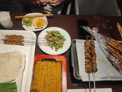 -三个大叔烤羊肉串·歌手驻唱·碳烤鲜肉(西三旗店)