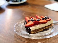 草莓塔-black rainbow coffee