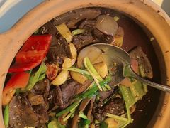 -八府香鸭·啫啫煲(华山路店)