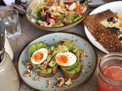 牛油果煮蛋吐司-RAC BAR(安福路店)