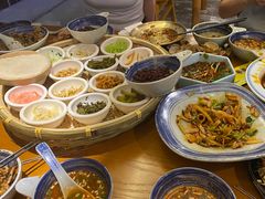 -包整·丝娃娃(一览甲秀楼风景店)